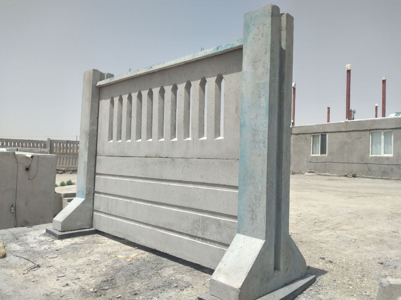 دیوار محوطه